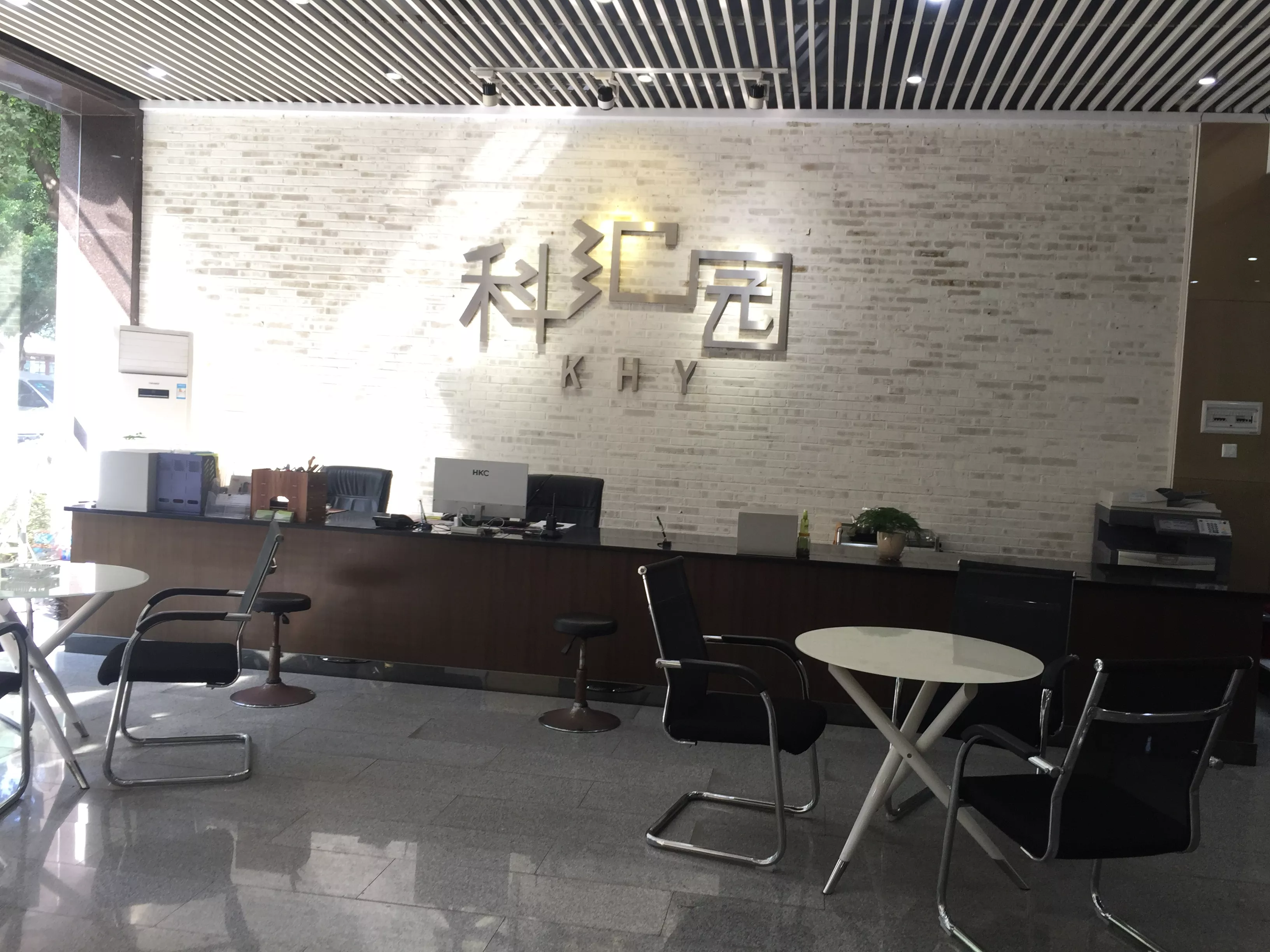 办公环境1.jpg